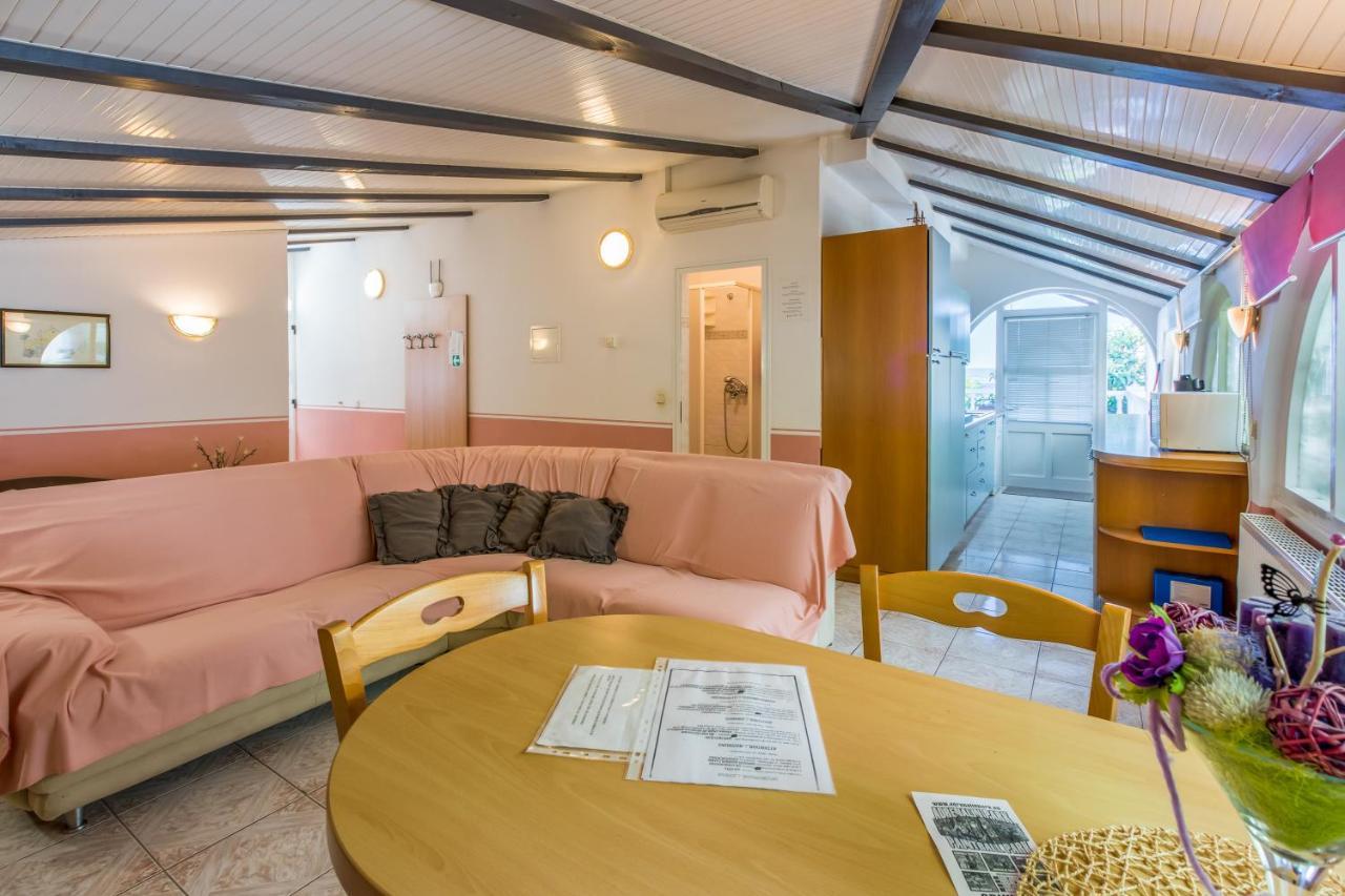 Apartmani Visnja Crikvenica Exteriör bild